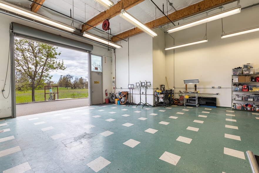 More Photos Of 600 American Way, Windsor Warehouse For Lease