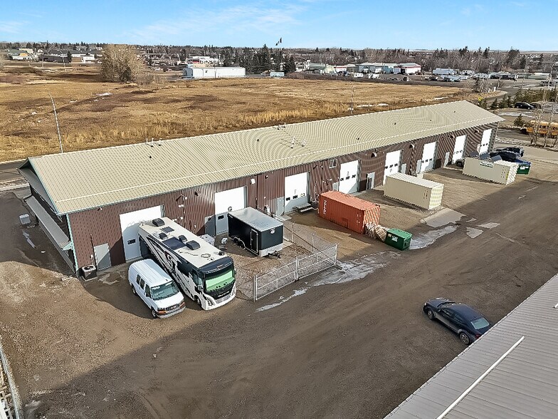 More Photos Of 130 Canal Gdns, Strathmore Warehouse For Sale