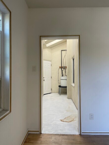 More Photos Of 7467-7475 Melrose Ave, Los Angeles Storefront Retail Office For Lease