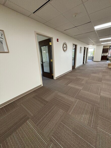More Photos Of 5121 Maryland Way, Brentwood Coworking Space