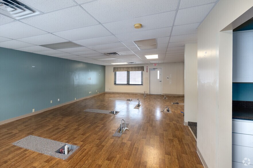 More Photos Of 2828 E State Blvd, Fort Wayne Medical For Sale