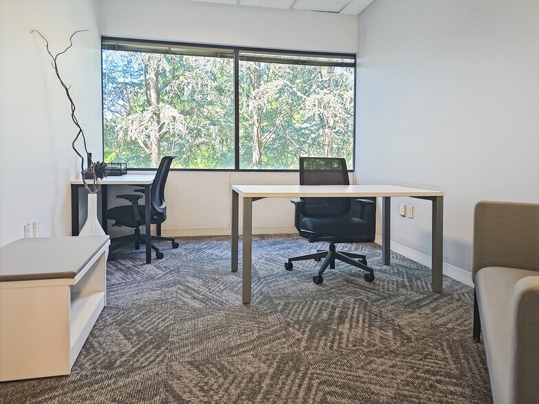 More Photos Of 5 Centerpointe Dr, Lake Oswego Coworking Space