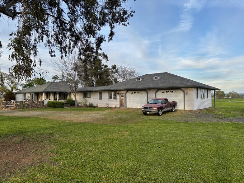 More Photos Of 3027 W Wise Rd, Lincoln Land For Sale