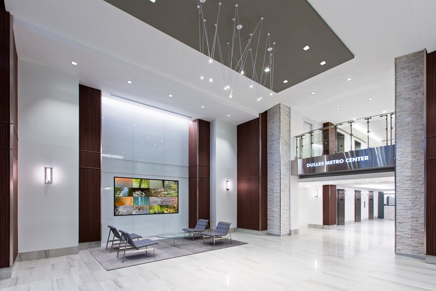 More Photos Of 2325 Dulles Corner Blvd, Herndon Office For Lease