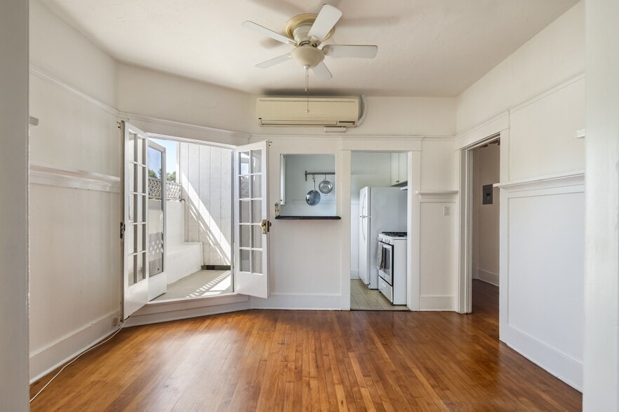 More Photos Of , South Pasadena General Retail For Sale