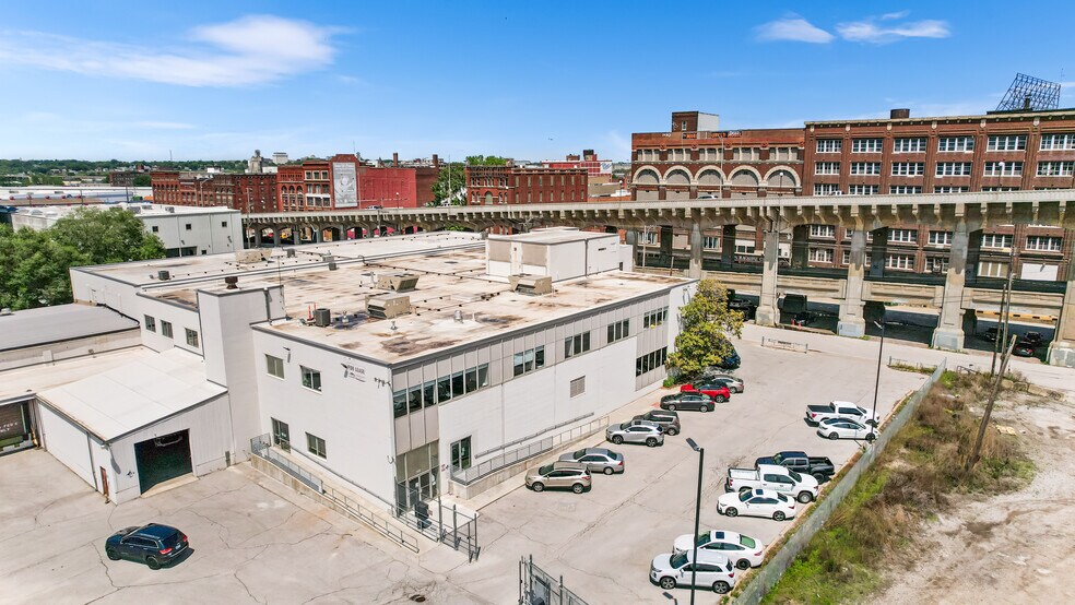 More Photos Of 1215 W 12th St, Kansas City Flex For Lease