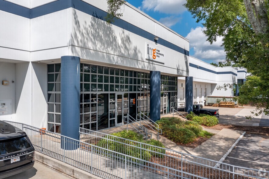 More Photos Of 5405 Buford Hwy, Norcross Warehouse For Lease