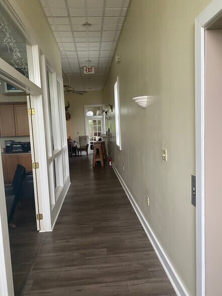 More Photos Of 145 Riley St, Dundee Storefront Retail Office For Sale