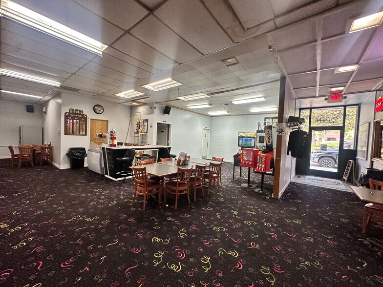 More Photos Of 918 Sage Ave, Kemmerer Sports And Entertainment For Sale