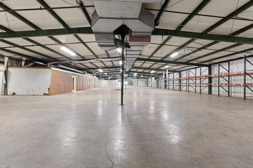 More Photos Of 1811-1813 Old Estill Springs Rd, Tullahoma Warehouse For Sale