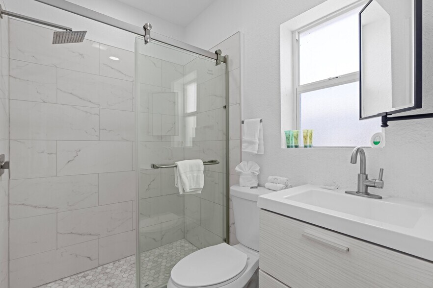 More Photos Of 1301 NE 16th Ter, Fort Lauderdale Apartments For Sale