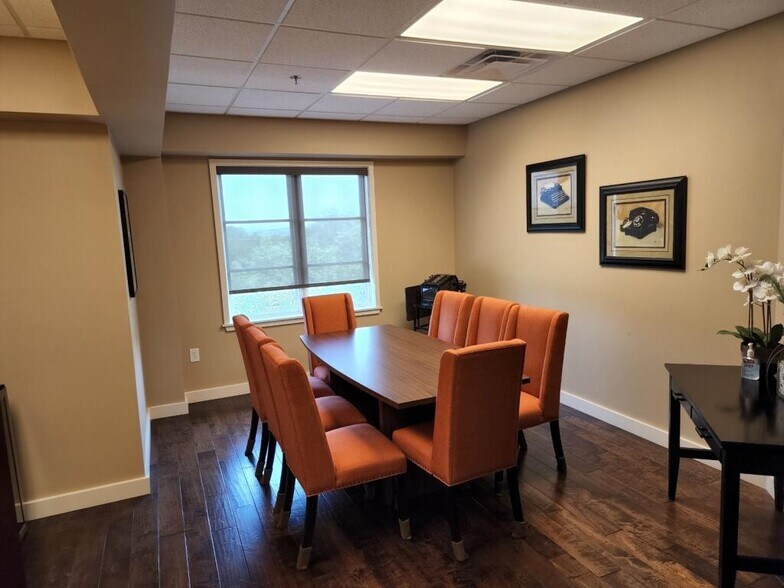 More Photos Of 401 Ranch Road 620 S, Lakeway Medical For Sale