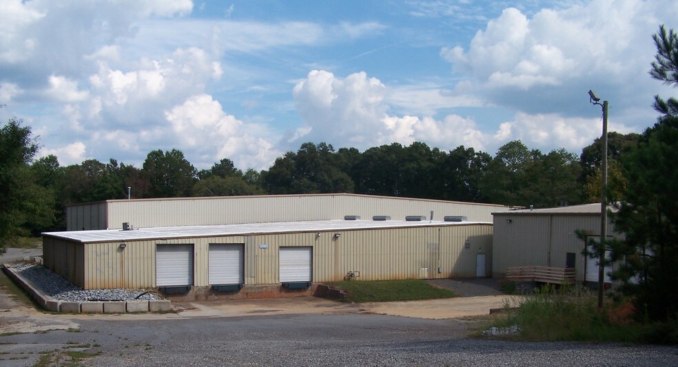 More Photos Of 5115 Old Greenville Hwy, Liberty Warehouse For Lease