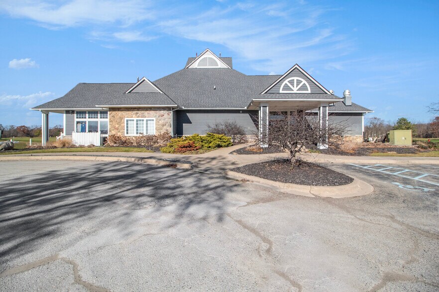 Primary Photo Of 1111 Six Mile Rd, Whitmore Lake Golf Course Driving Range For Sale