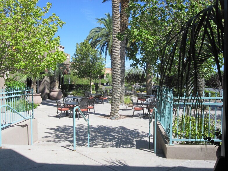 More Photos Of 1720 W Horizon Ridge Pky, Henderson Storefront Retail Office For Lease