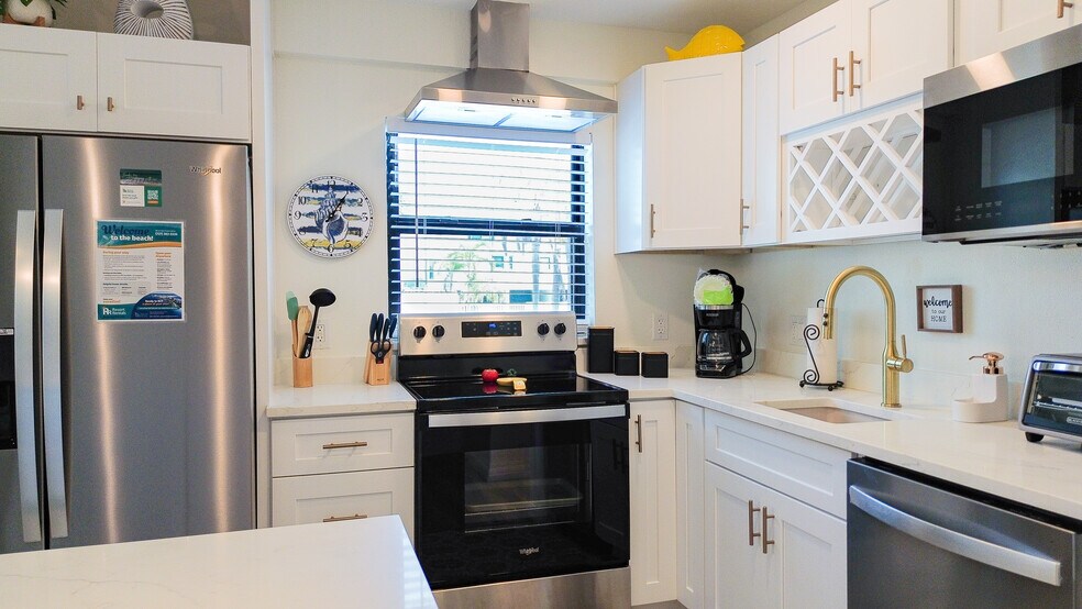 More Photos Of 9921 Gulf Blvd, Treasure Island Apartments For Sale