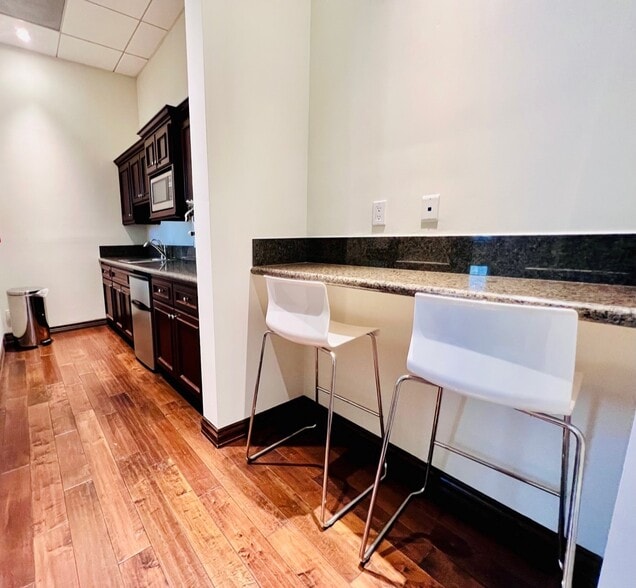 More Photos Of 13323 W Washington Blvd, Culver City Medical For Lease