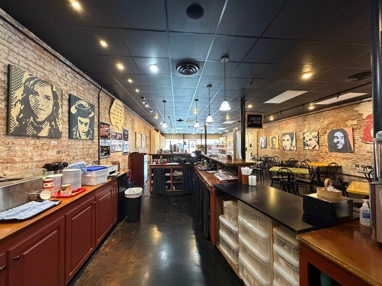 More Photos Of 615 Mena St, Mena Restaurant For Sale