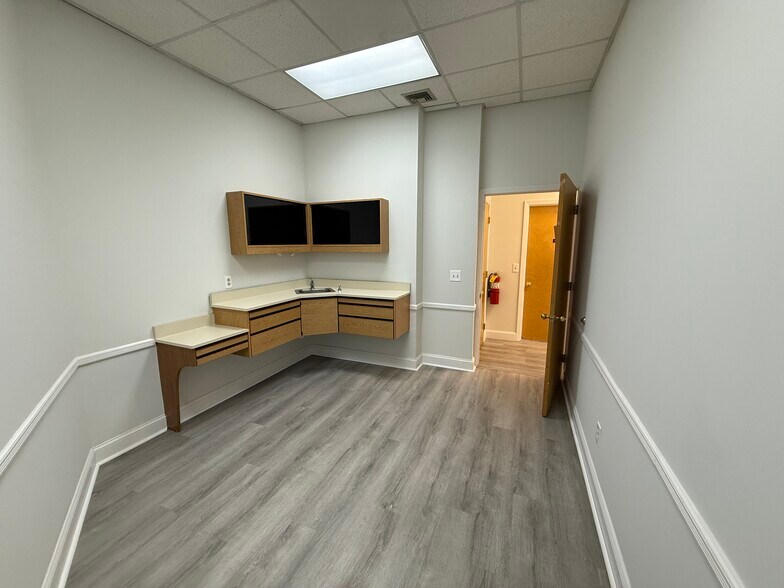 More Photos Of 79 Route 59, Suffern Medical For Lease