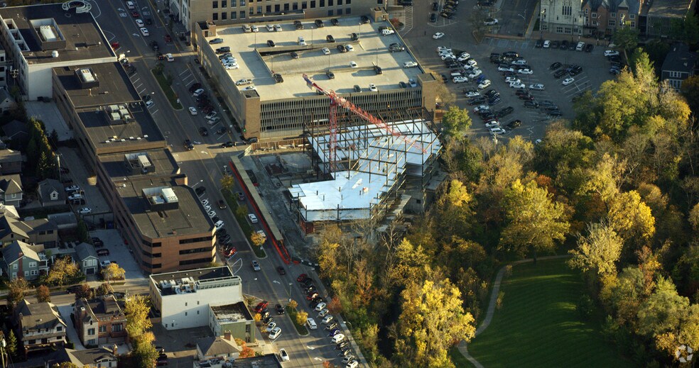 More Photos Of 387 N Old Woodward Ave, Birmingham Apartments For Lease