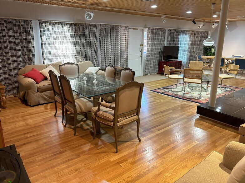 More Photos Of 2310 Peachford Rd, Atlanta Office For Sale