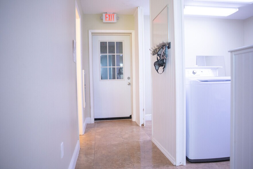 More Photos Of 2826 Santa Barbara Blvd, Cape Coral Freestanding For Sale