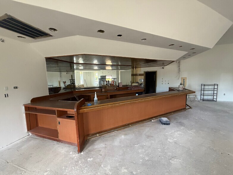 More Photos Of 19601 Hess Ave, Sonora General Retail For Lease
