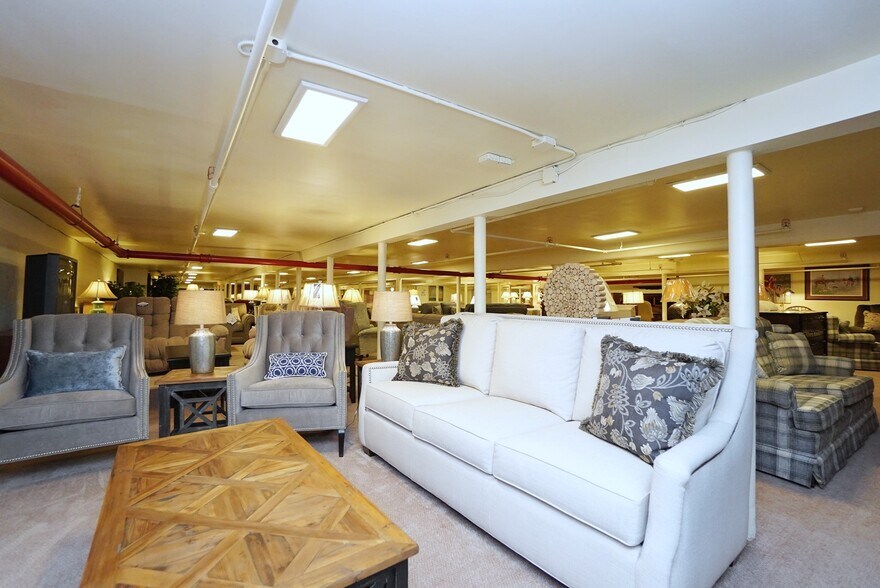 More Photos Of 1229 Castleton Ave, Staten Island Storefront For Lease