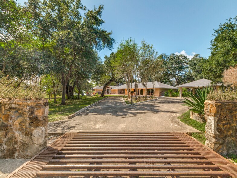 More Photos Of 1196 Lakeside Dr, Eagle Lake Lodge Meeting Hall For Sale