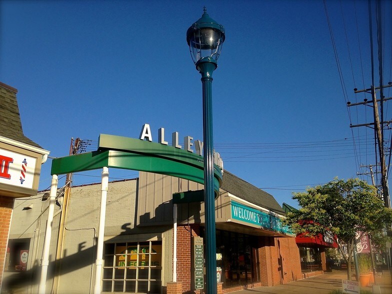 More Photos Of 1330 Reisterstown Rd, Pikesville Freestanding For Lease