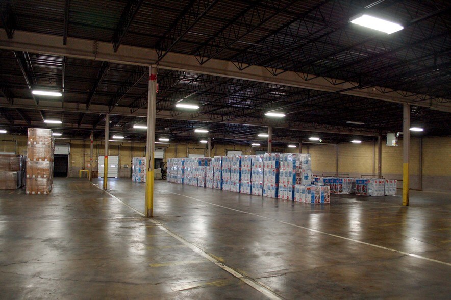 More Photos Of 1366 Commerce Dr, Stow Manufacturing For Lease