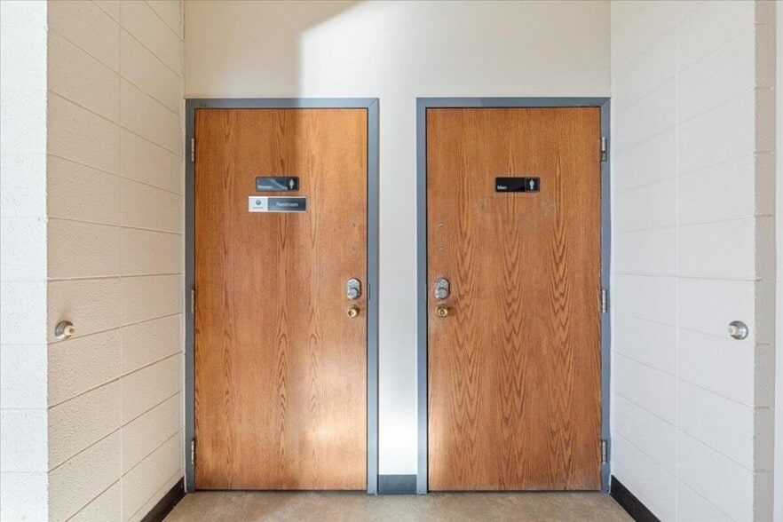 More Photos Of 21551 270th St, Mc Clelland Office For Sale