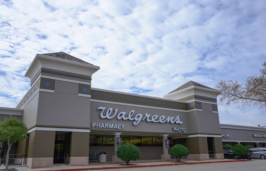 More Photos Of 3300-3400 State Highway 6, Sugar Land Unknown For Lease