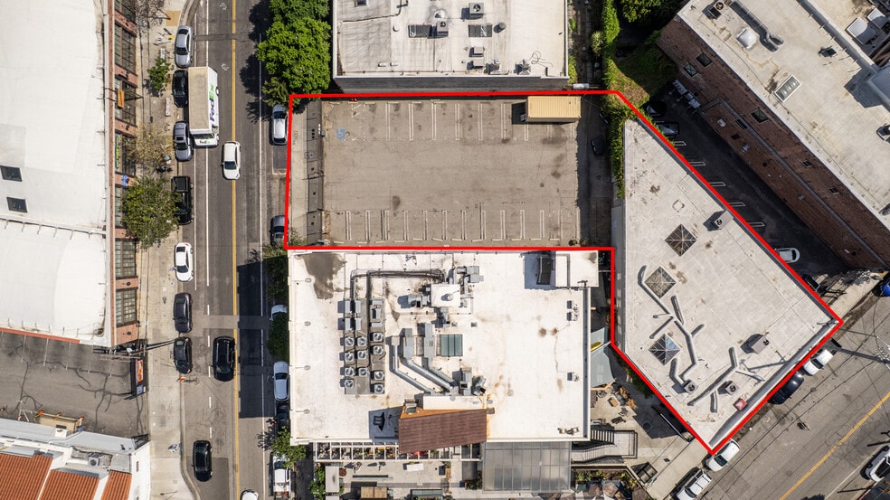 More Photos Of 805 Traction Ave, Los Angeles Showroom For Lease