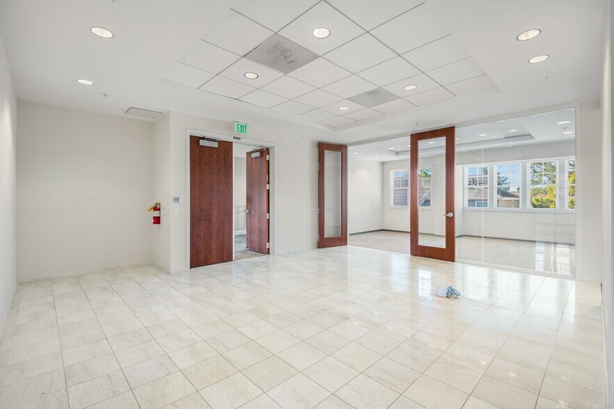 More Photos Of 2450 Cabrillo Hwy S, Half Moon Bay Office For Sale