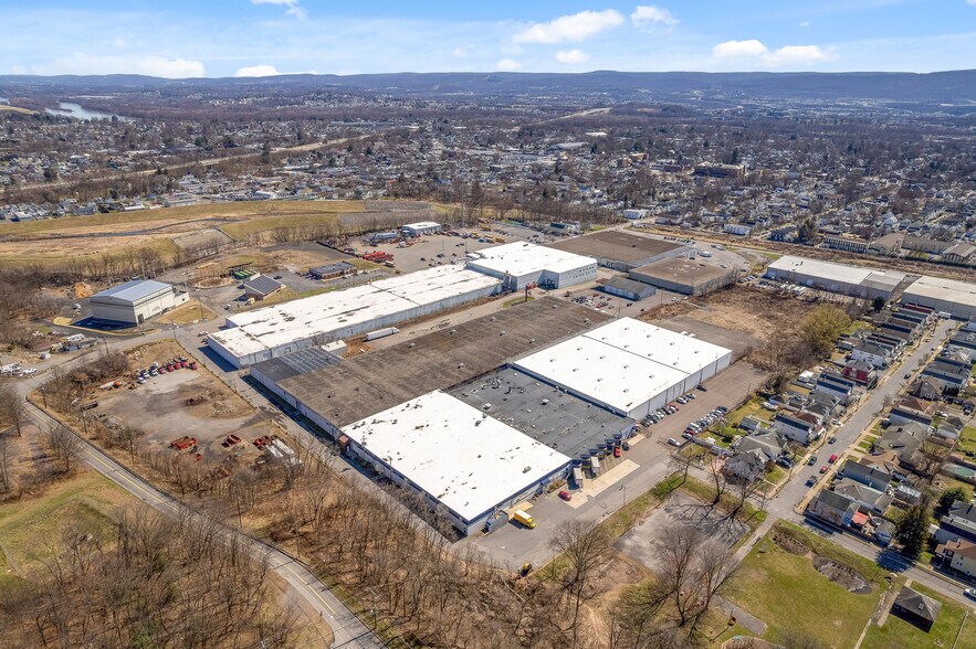 More Photos Of 232 Division St, Kingston Warehouse For Lease