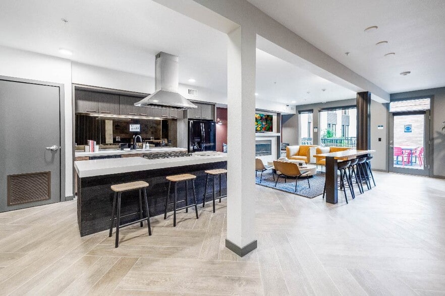 More Photos Of 77 NE Grand Ave, Portland Apartments For Lease