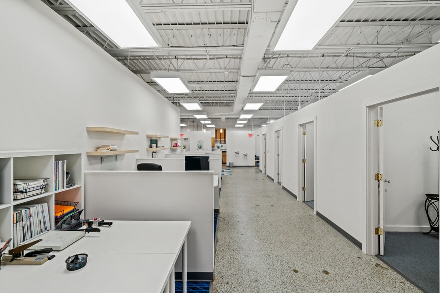 More Photos Of 630 S Cooper St, Memphis Office For Lease