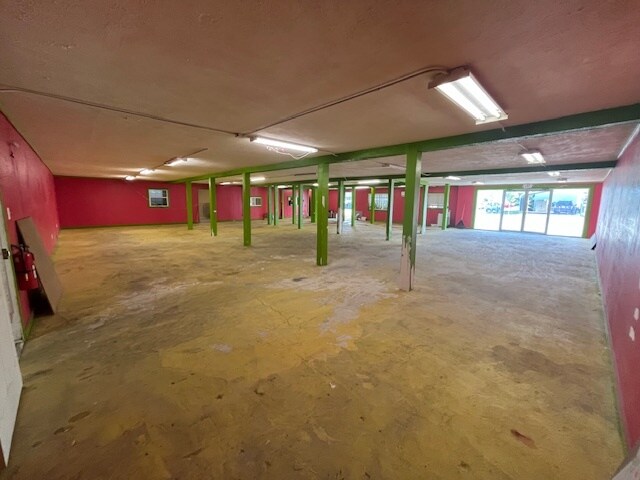 More Photos Of 713 Nebraska St, South Houston Warehouse For Sale