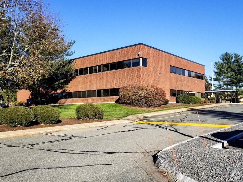 More Photos Of 1 Pearl St, Brockton Medical For Lease