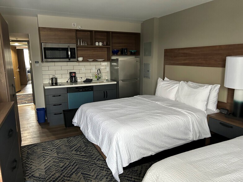 More Photos Of 1100 Mediterranean Ave, Columbus Hotel For Sale