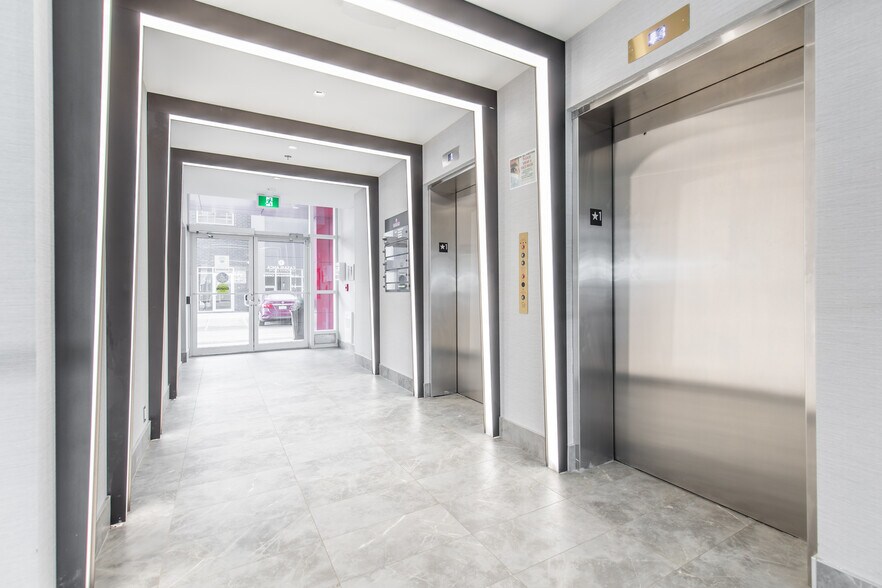 More Photos Of 13 Windward Dr, Grimsby Medical For Lease