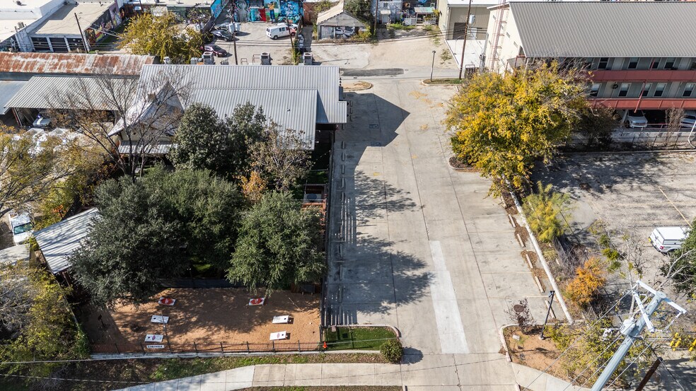 More Photos Of 116 Edward Gary St, San Marcos Restaurant For Lease