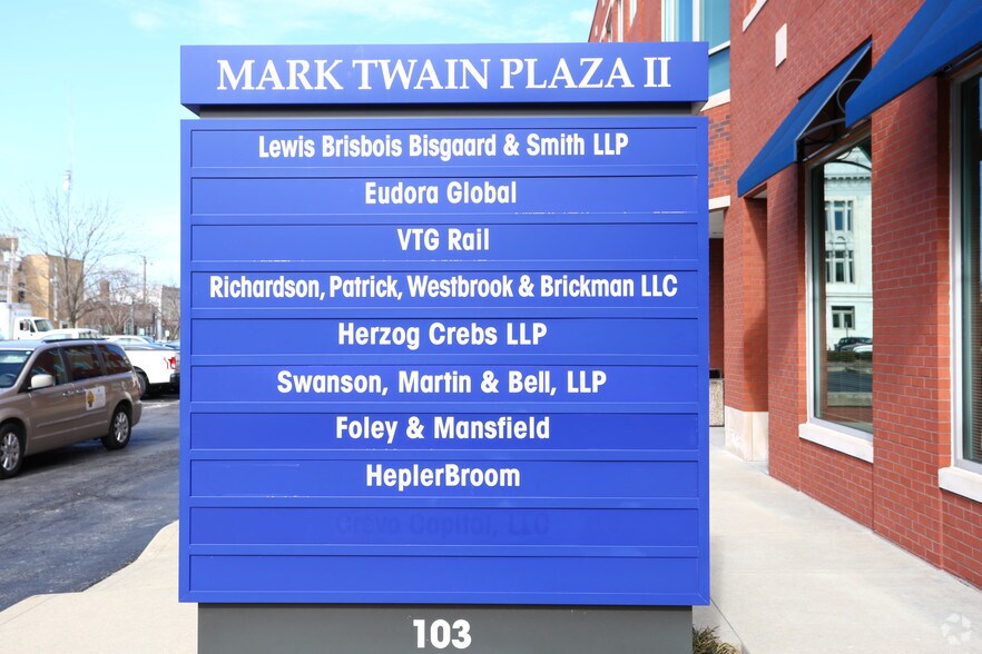 More Photos Of 103 W Vandalia St, Edwardsville Office For Lease