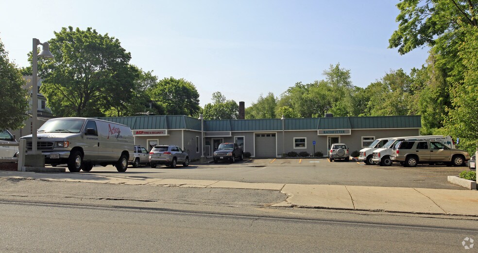 More Photos Of 41 Elm St, Stoneham Warehouse For Lease