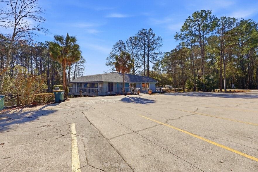 More Photos Of 3683 Crown Point Rd, Jacksonville Storefront Retail Office For Sale