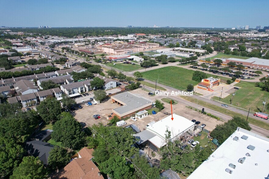 More Photos Of 2920 Dairy Ashford Rd, Houston Showroom For Sale