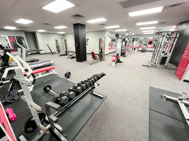 More Photos Of 201-203 W Wall St, Midland Office For Lease