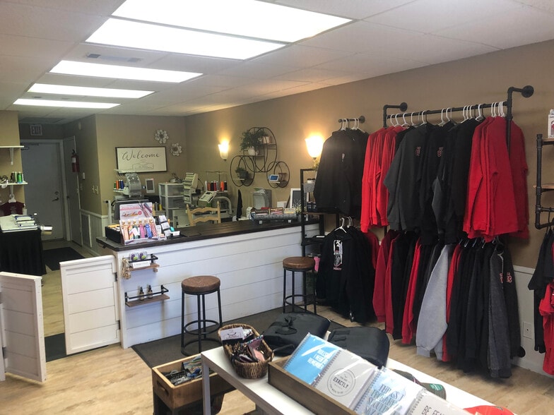 More Photos Of 780 Main St, Baldwin Storefront Retail Residential For Lease