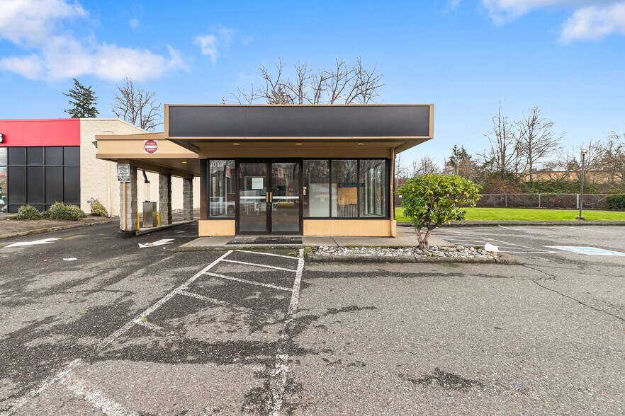More Photos Of 4040 Meridian St, Bellingham Bank For Sale